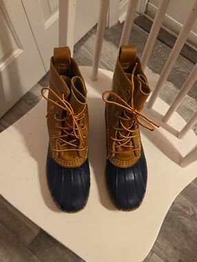 L.L. Bean Size 8 M.  2 tone.  Tan And Navy Blue Duck Shoes